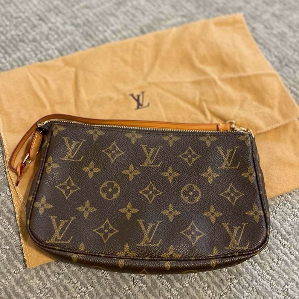 Louis Vuitton Monogram Pochette Accessories Clutch with Dust Bag